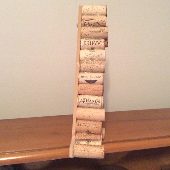 🅰️🍷 Letter A red wine Cork Decor 🍷🅰️ - Picture 2 of 4